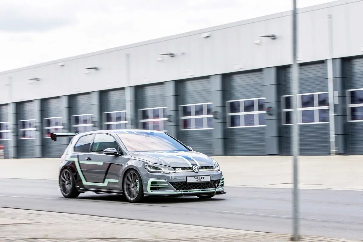 Volkswagen Golf, due one-off al Wörthersee (4)