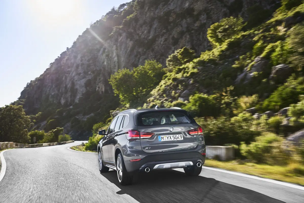 BMW X1 2019: il SUV diventa ibrido plug-in [Foto e video] (8)