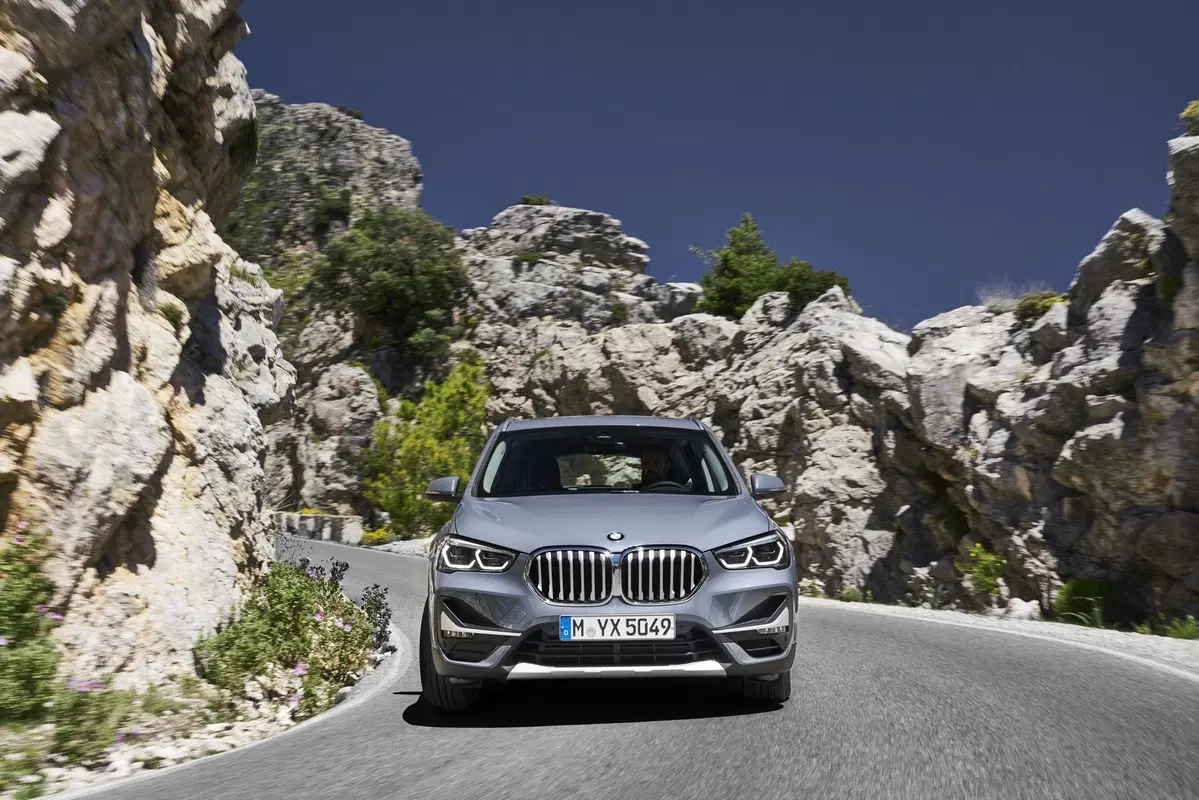 BMW X1 2019: il SUV diventa ibrido plug-in [Foto e video] (3)