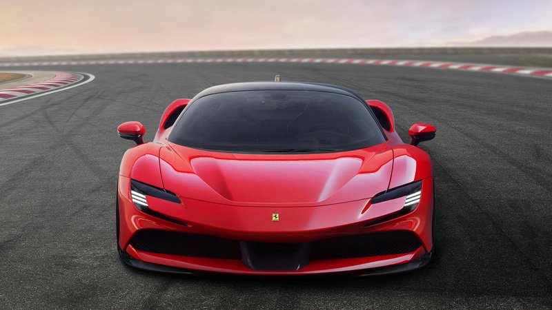 Ferrari SF90 Stradale, la rivoluzione di Maranello [Video]