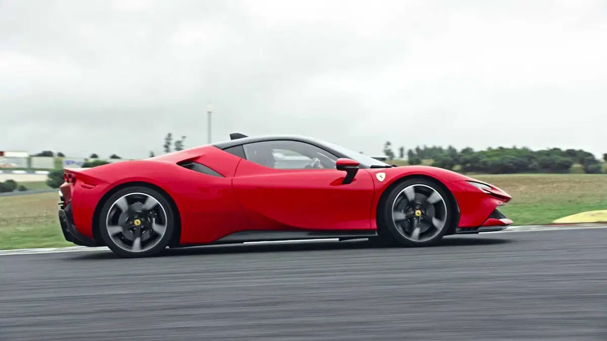 Ferrari SF90 Stradale, una nuova era per il Cavallino (7)