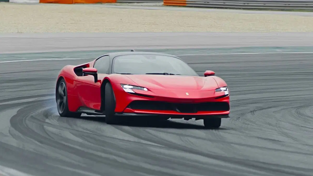 Ferrari SF90 Stradale, una nuova era per il Cavallino (8)