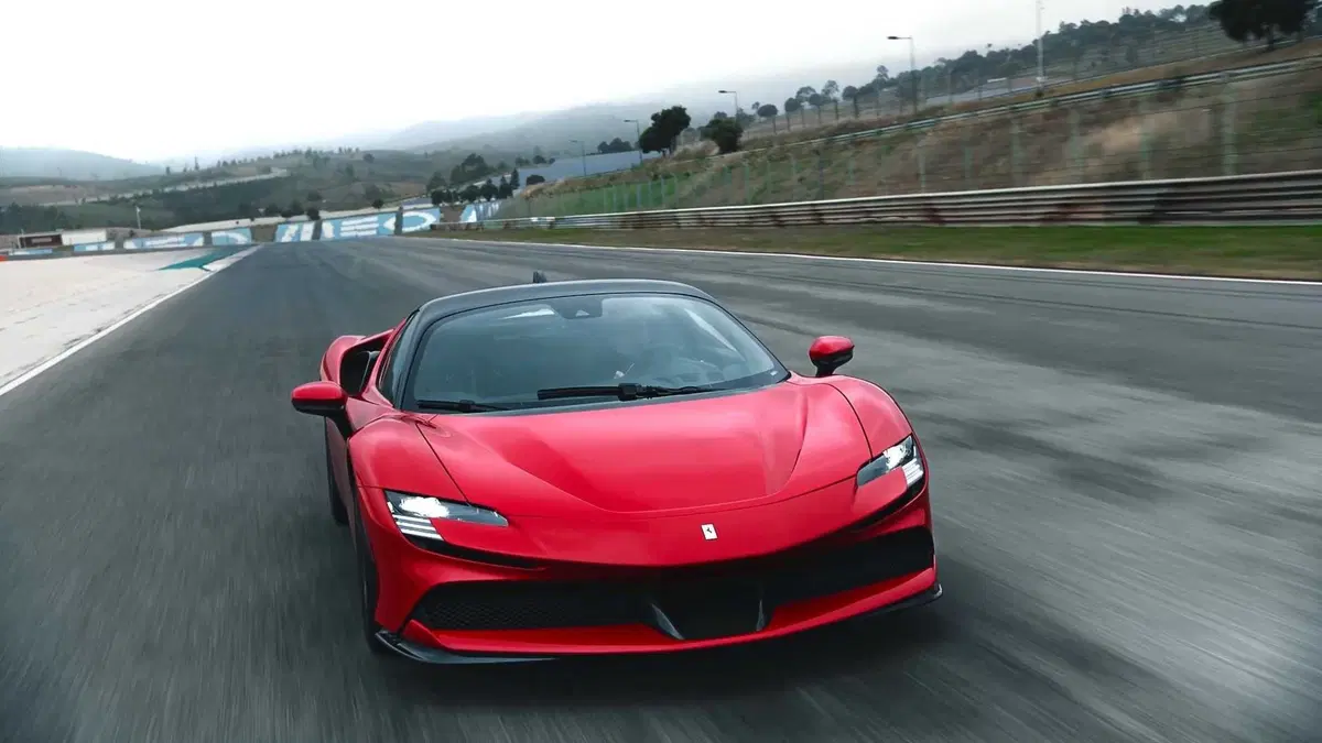 Ferrari SF90 Stradale, una nuova era per il Cavallino (11)