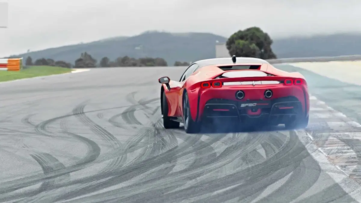 Ferrari SF90 Stradale, una nuova era per il Cavallino (13)