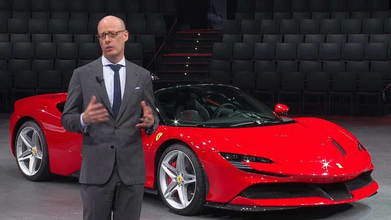 Ferrari SF90 Stradale, Leiters: &laquo;Oltre le performance&raquo; [Video]