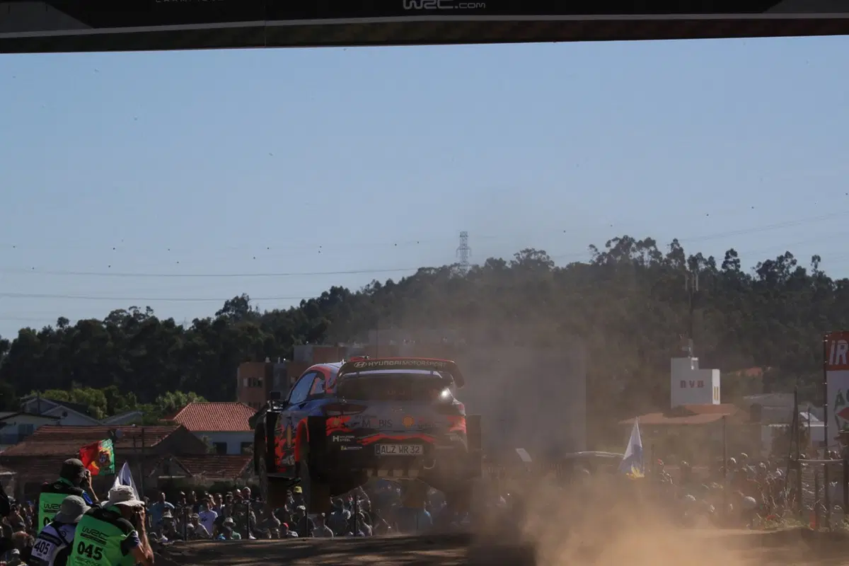 WRC19. Portogallo. Shakedown Criptato. Ma Neuville (Hyundai) (10)
