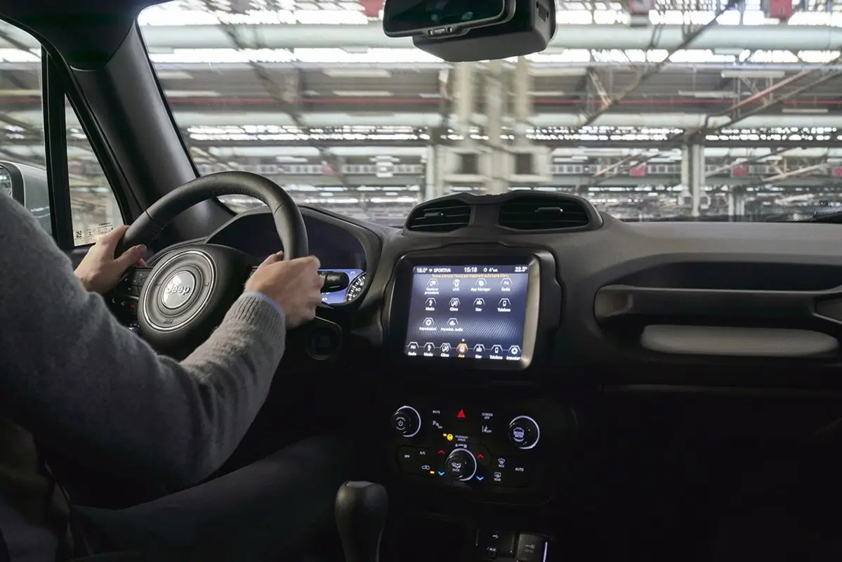 Nuova Jeep Renegade S 4x4: con benzina T4 180CV e automatico, ha il giusto feeling (7)