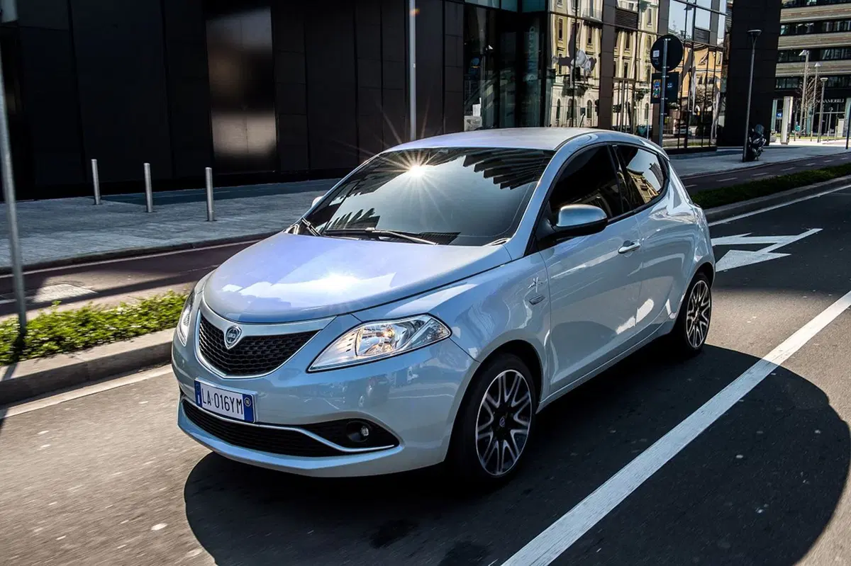 Lancia Ypsilon Mya, quella “fashion” (6)