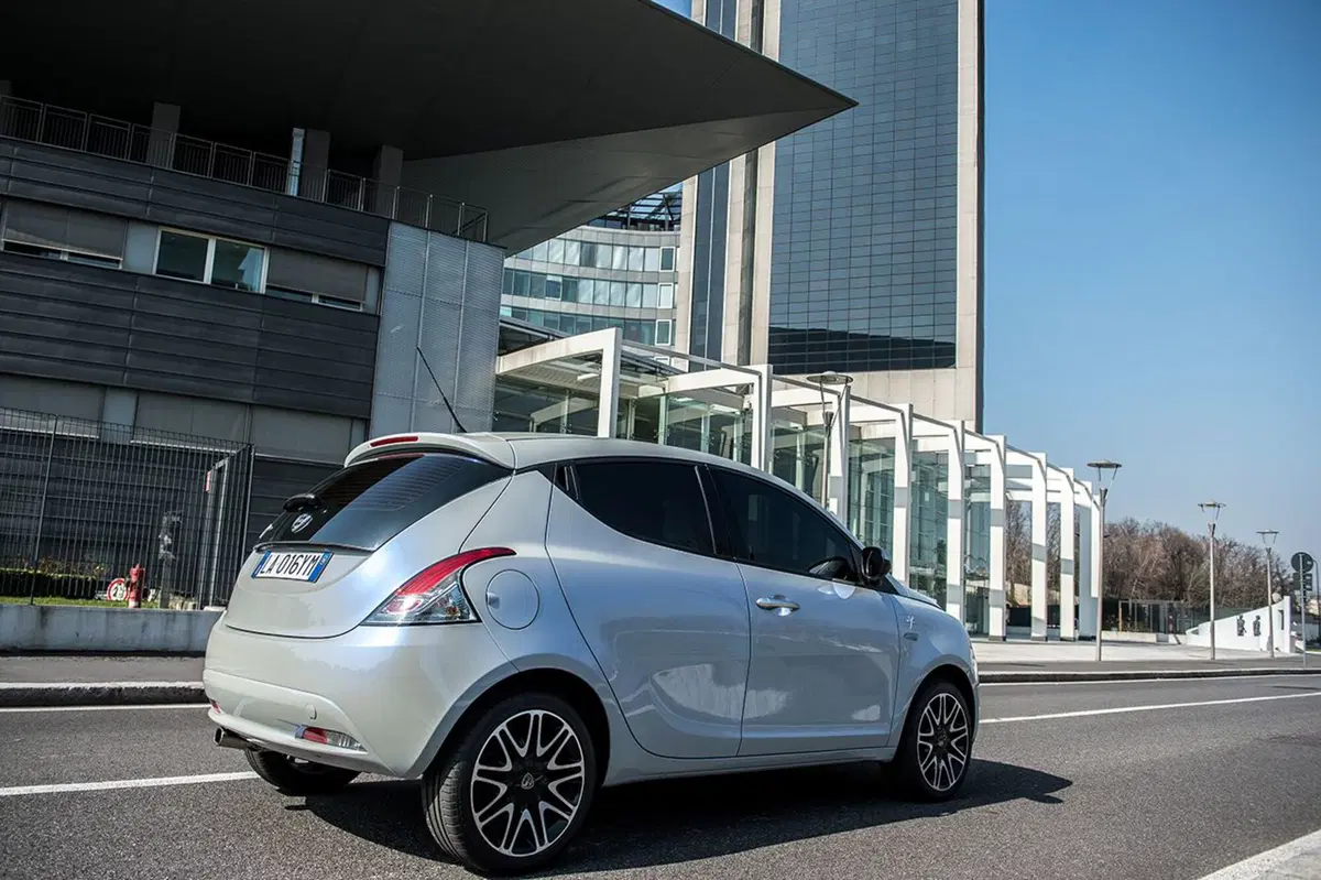 Lancia Ypsilon Mya, quella “fashion” (4)