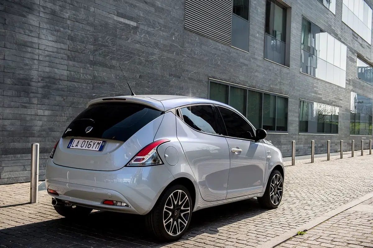 Lancia Ypsilon Mya, quella “fashion” (7)