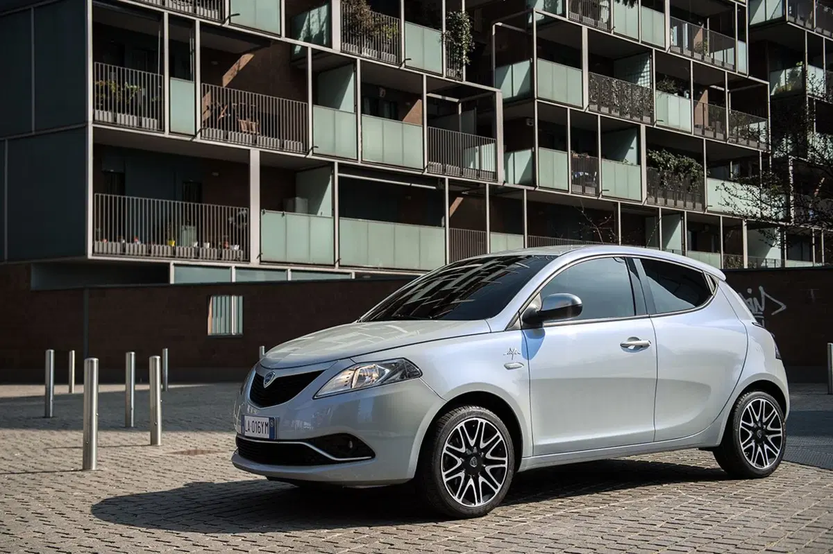 Lancia Ypsilon Mya, quella “fashion” (5)