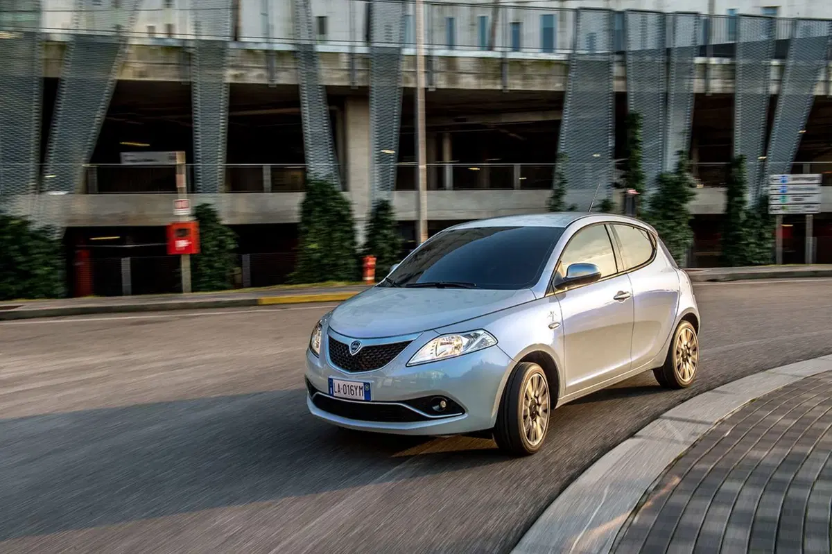 Lancia Ypsilon Mya, quella “fashion” (9)