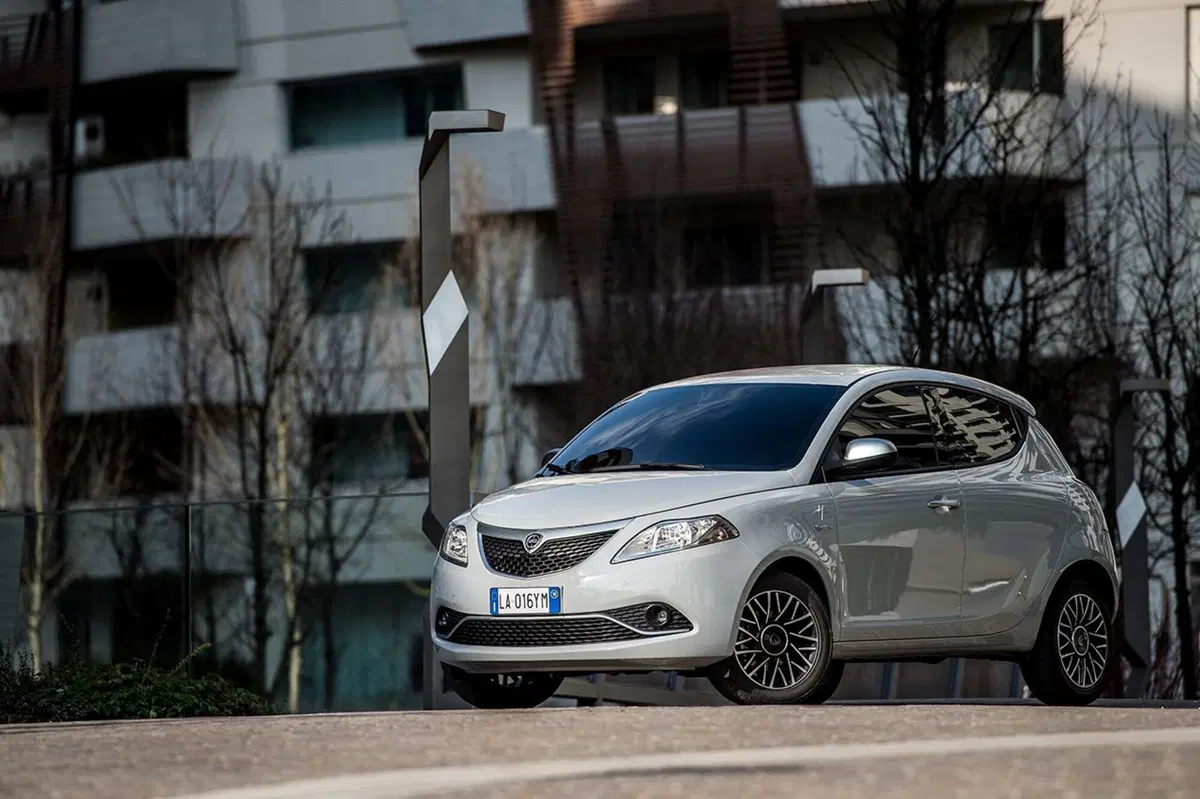 Lancia Ypsilon Mya, quella “fashion” (11)