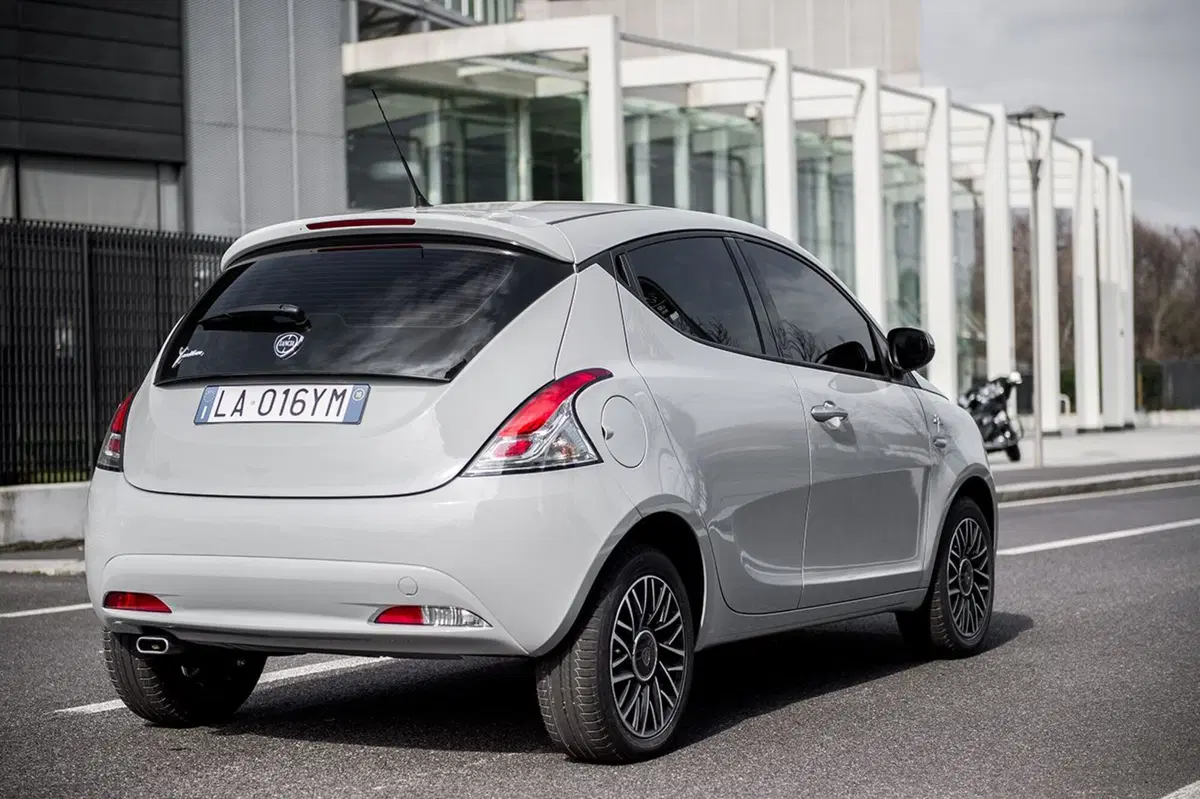 Lancia Ypsilon Mya, quella “fashion” (12)
