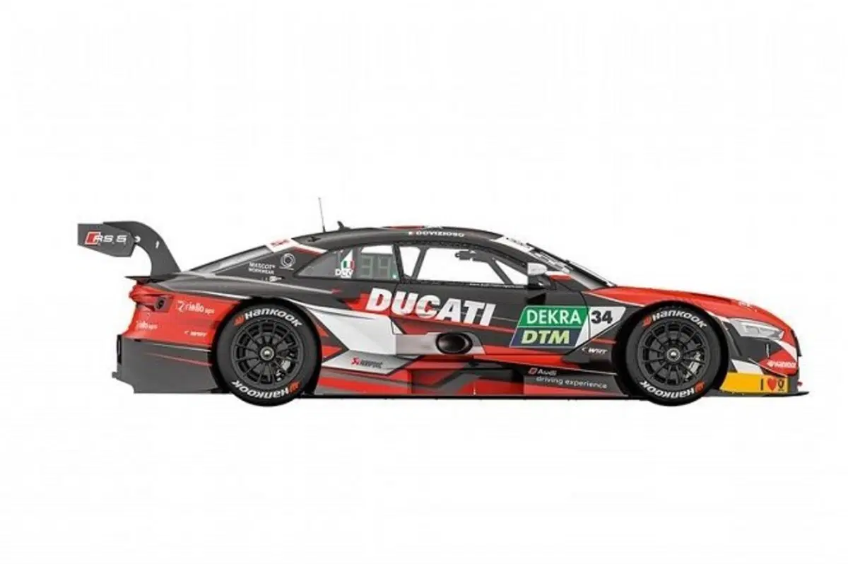 DTM Misano 2019, Dovizioso con livrea Ducati anche su 4 ruote (3)