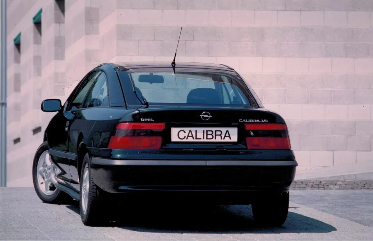 Opel Calibra, la coupé che piaceva anche ai papà (6)