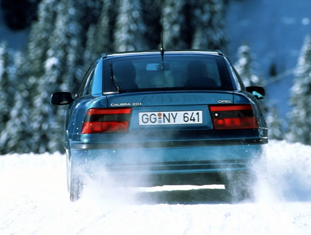 Opel Calibra, la coupé che piaceva anche ai papà (8)