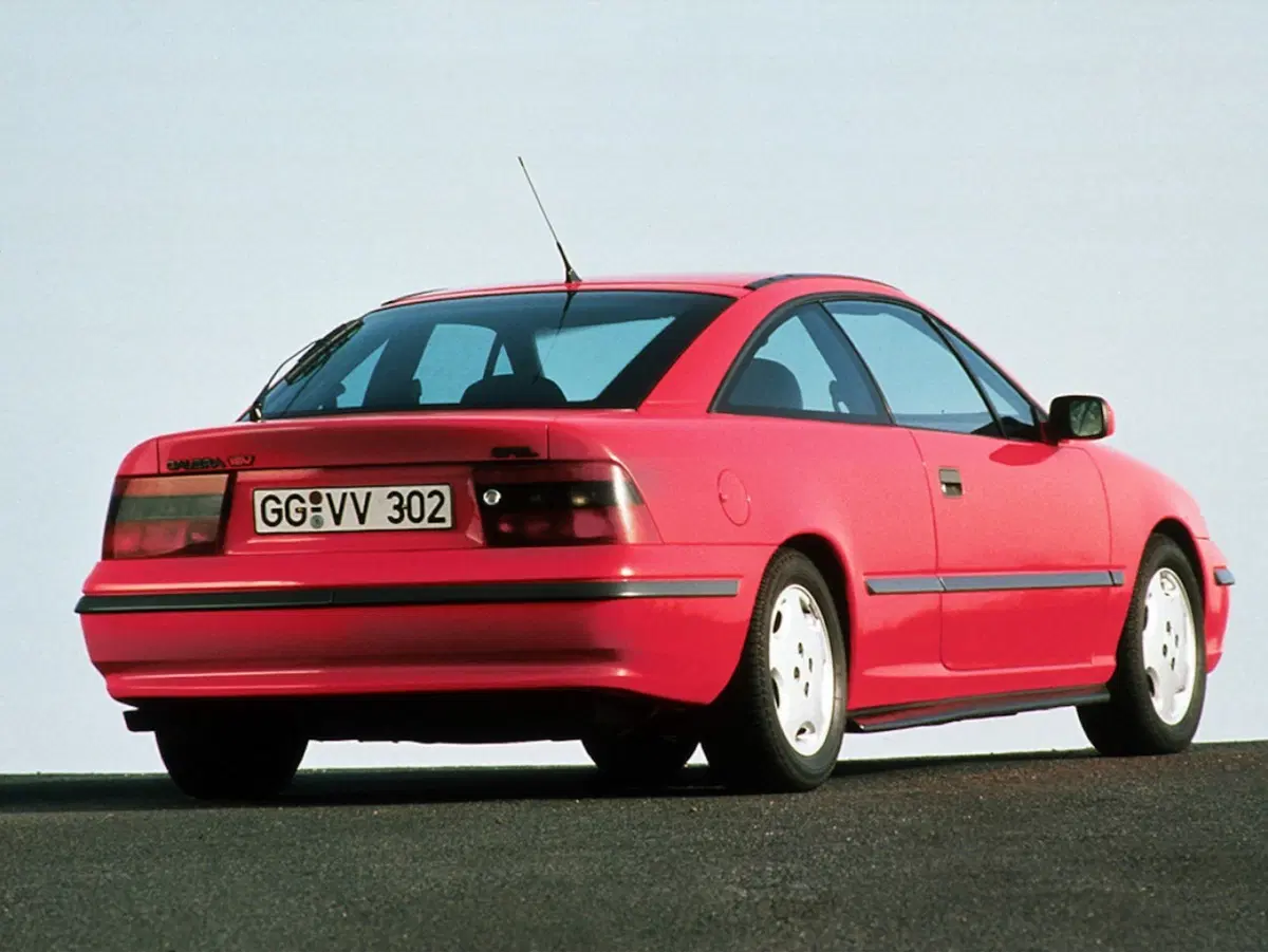 Opel Calibra, la coupé che piaceva anche ai papà (11)