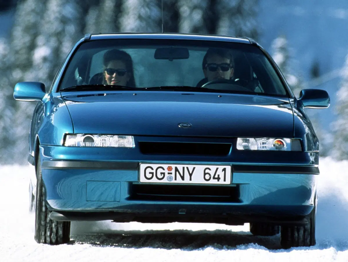 Opel Calibra, la coupé che piaceva anche ai papà (14)