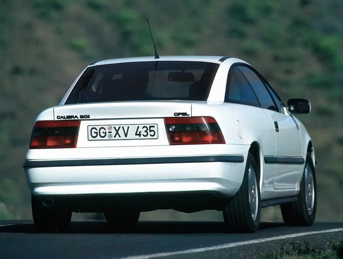 Opel Calibra, la coupé che piaceva anche ai papà (15)