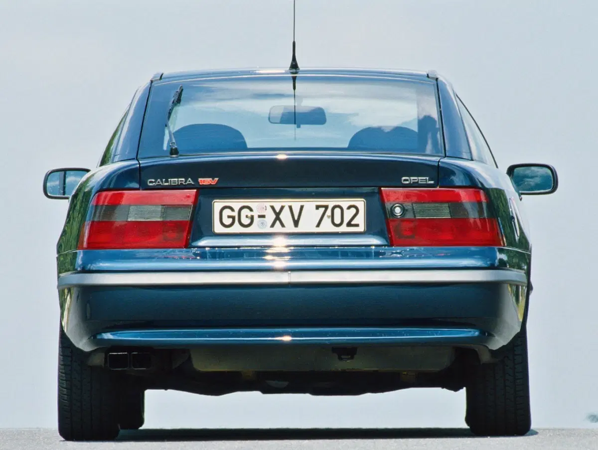 Opel Calibra, la coupé che piaceva anche ai papà (17)
