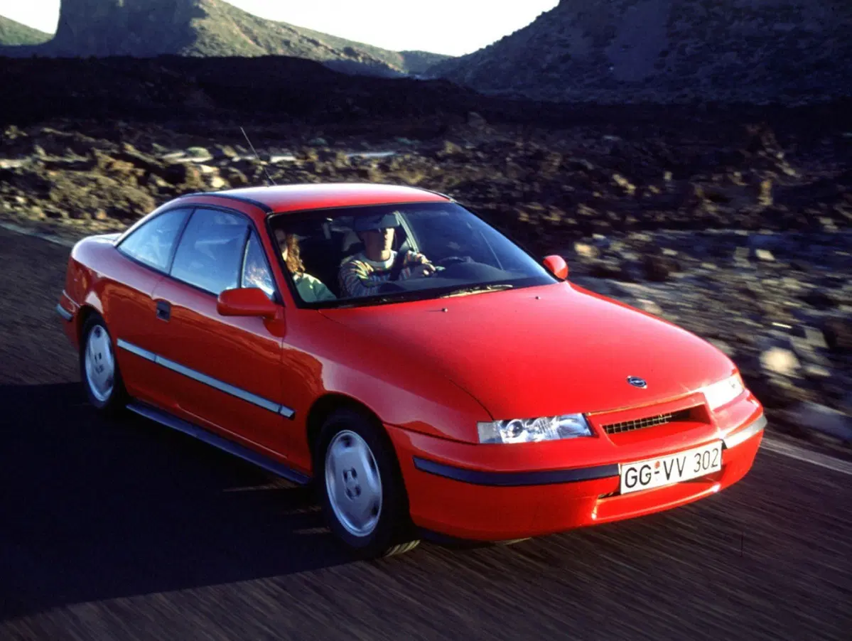 Opel Calibra, la coupé che piaceva anche ai papà (20)