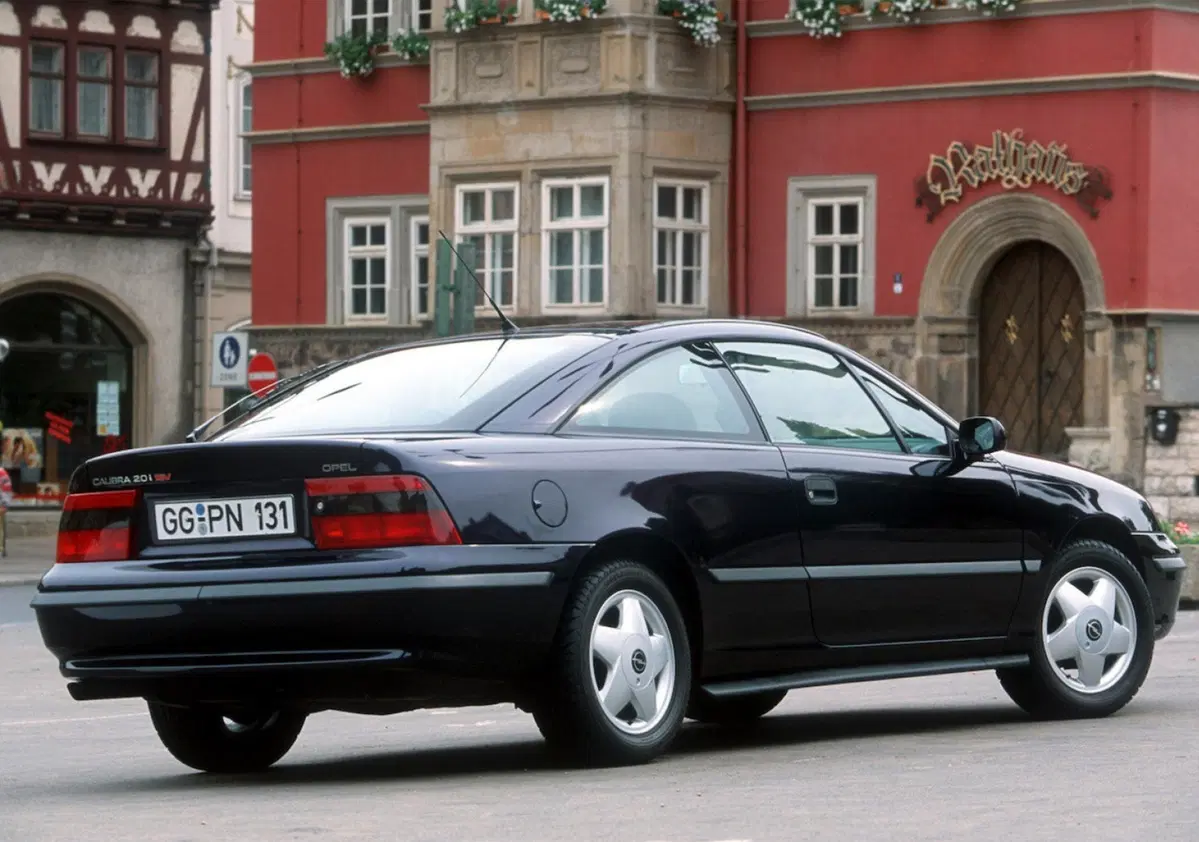 Opel Calibra, la coupé che piaceva anche ai papà (22)