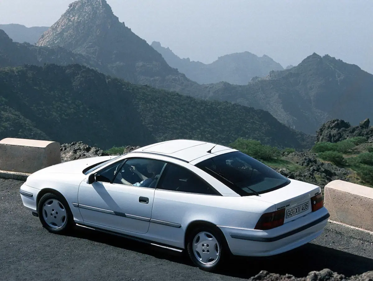 Opel Calibra, la coupé che piaceva anche ai papà (25)