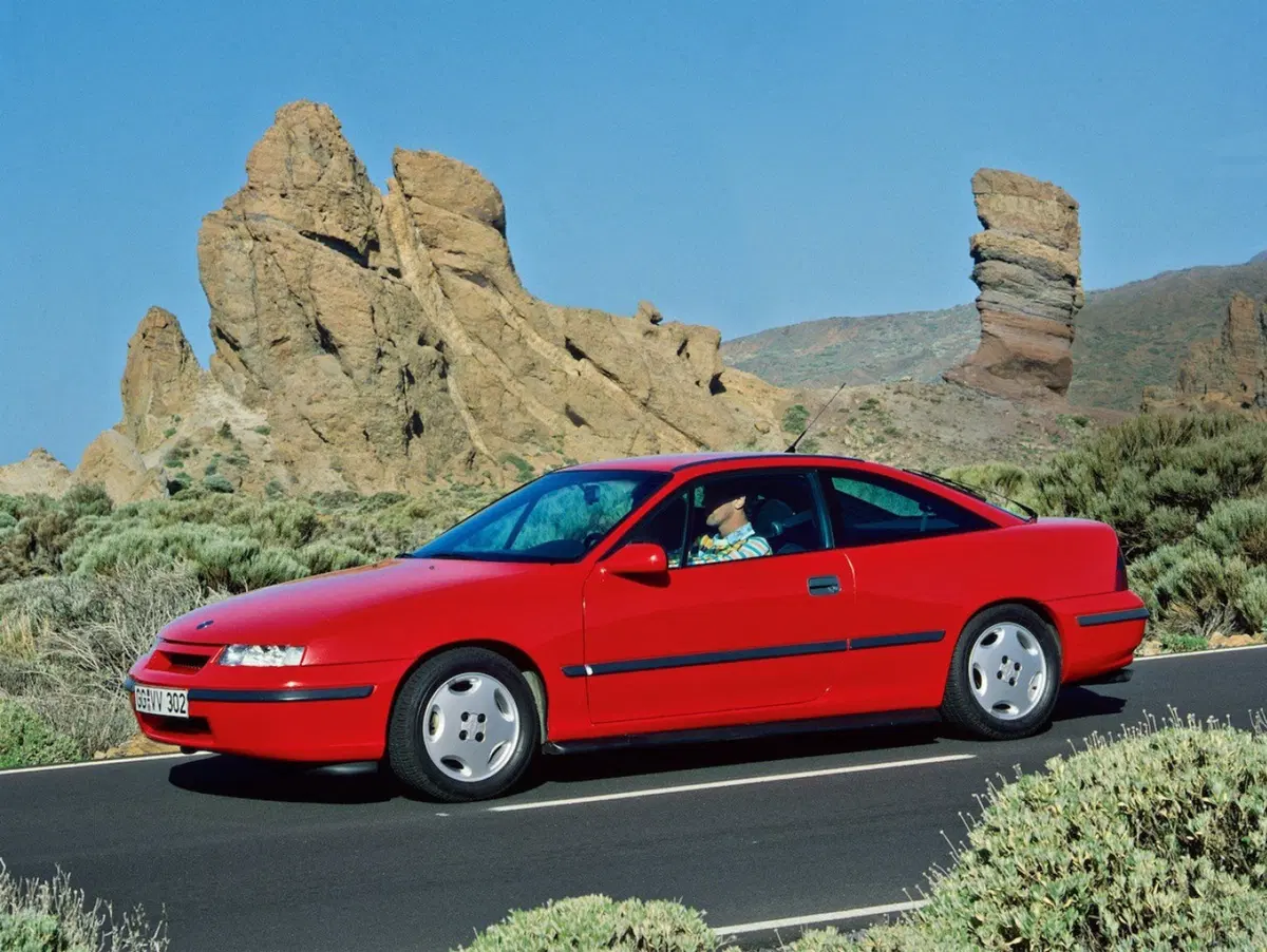 Opel Calibra, la coupé che piaceva anche ai papà (30)