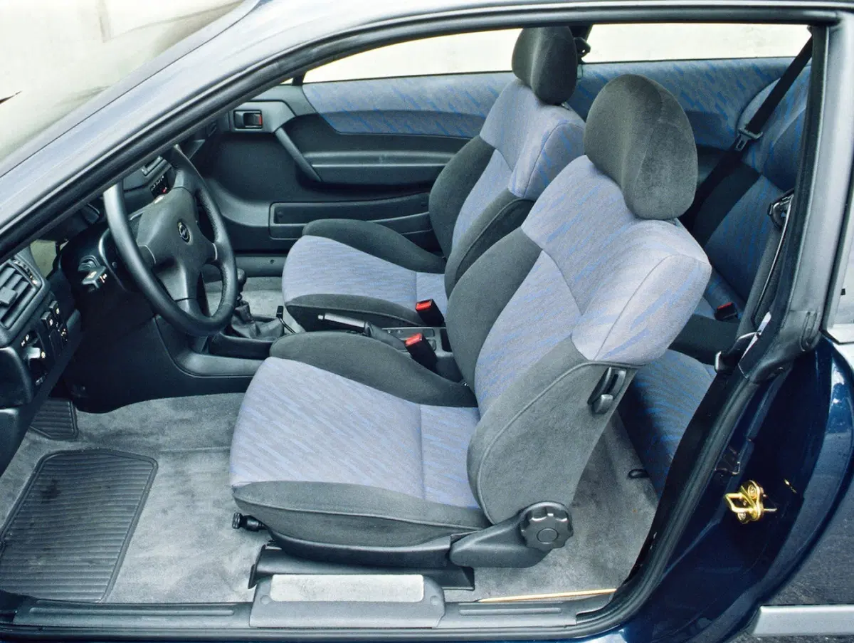 Opel Calibra, la coupé che piaceva anche ai papà (31)