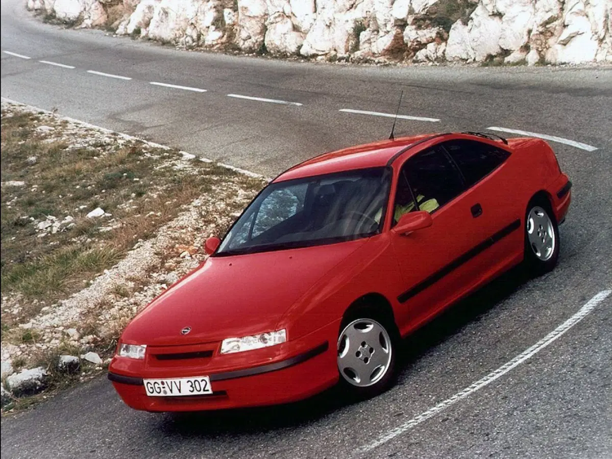 Opel Calibra, la coupé che piaceva anche ai papà (32)