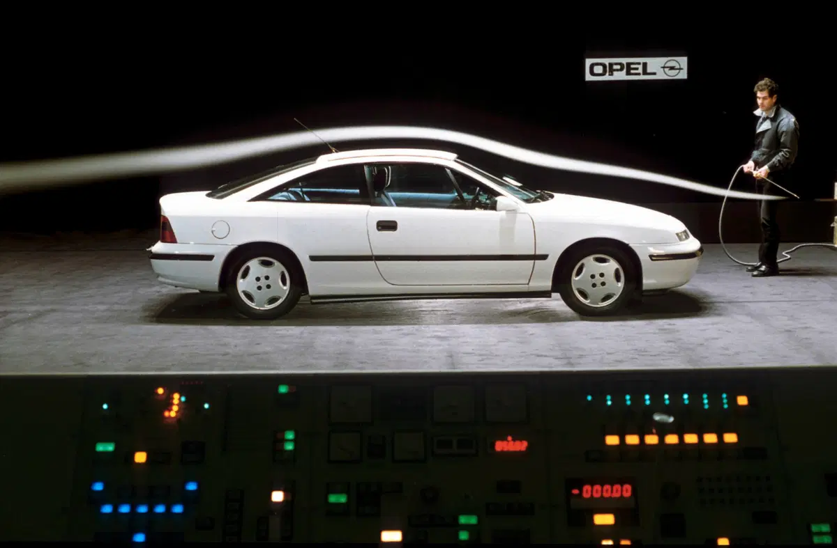 Opel Calibra, la coupé che piaceva anche ai papà (36)
