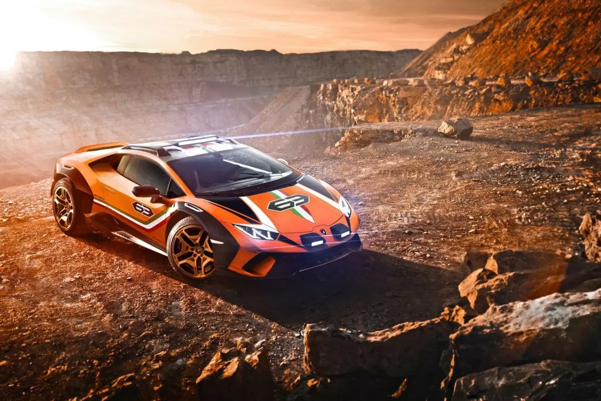 Lamborghini Huracan Sterrato, supercar da offroad (2)