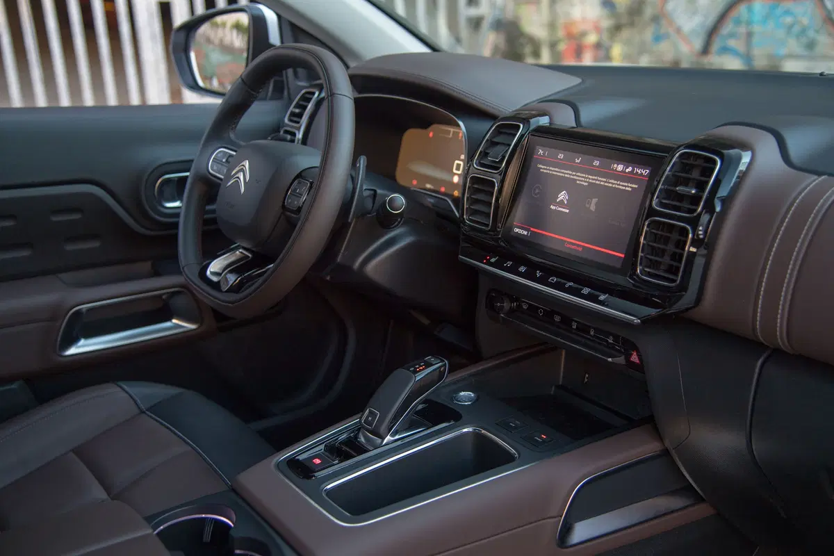 Citroen C5 Aircross, Motori: con EAT8 e nuovo Puretech 180 benzina si è top, attendendo il Plug-in (7)