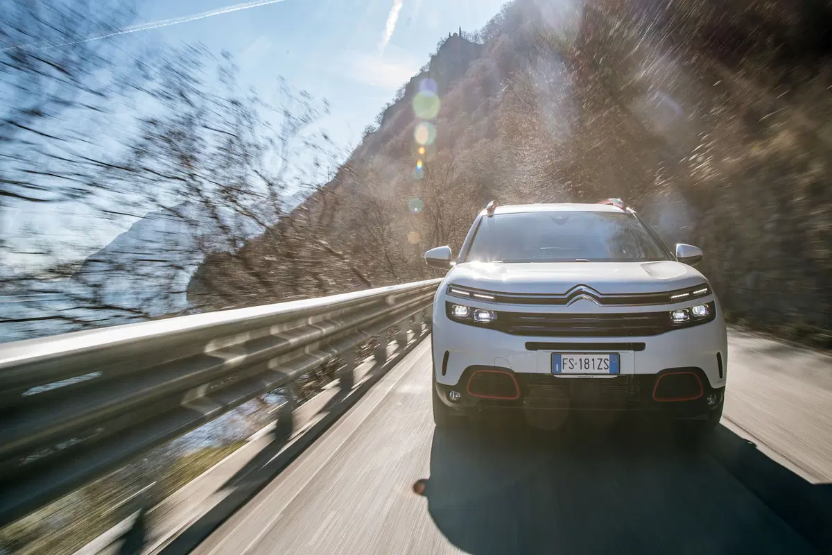 Citroen C5 Aircross, Motori: con EAT8 e nuovo Puretech 180 benzina si è top, attendendo il Plug-in (13)