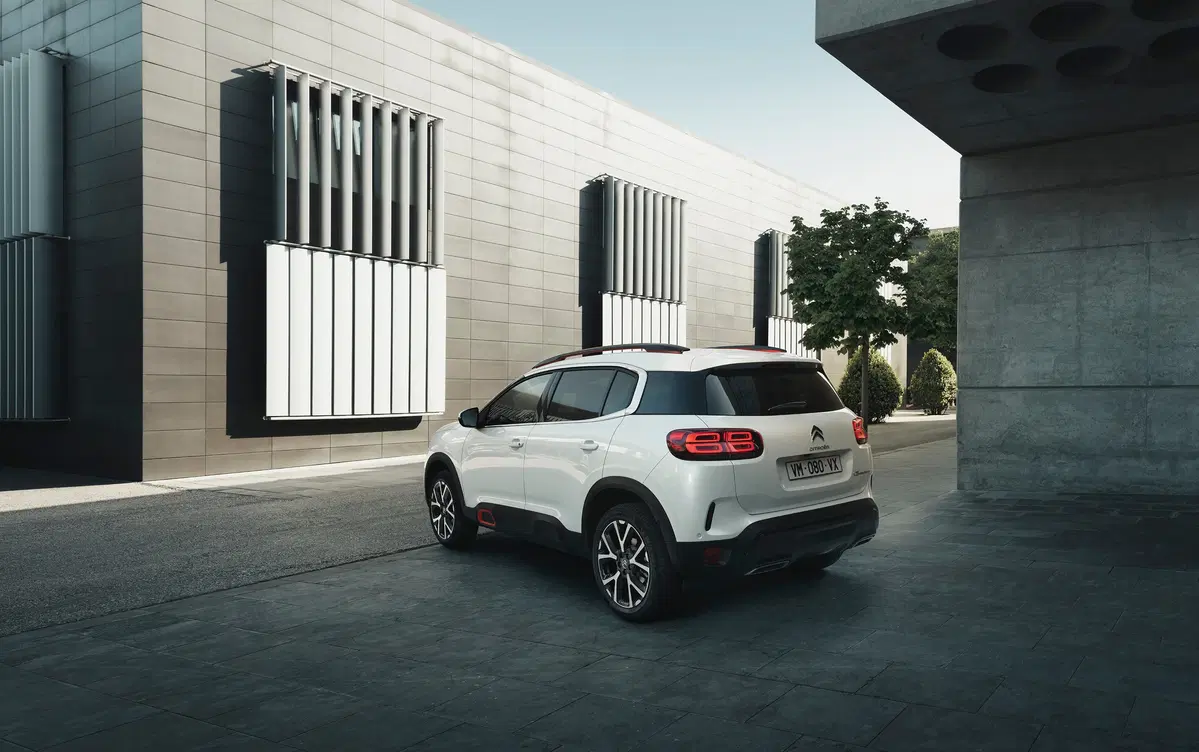 Citroen C5 Aircross, Motori: con EAT8 e nuovo Puretech 180 benzina si è top, attendendo il Plug-in (4)