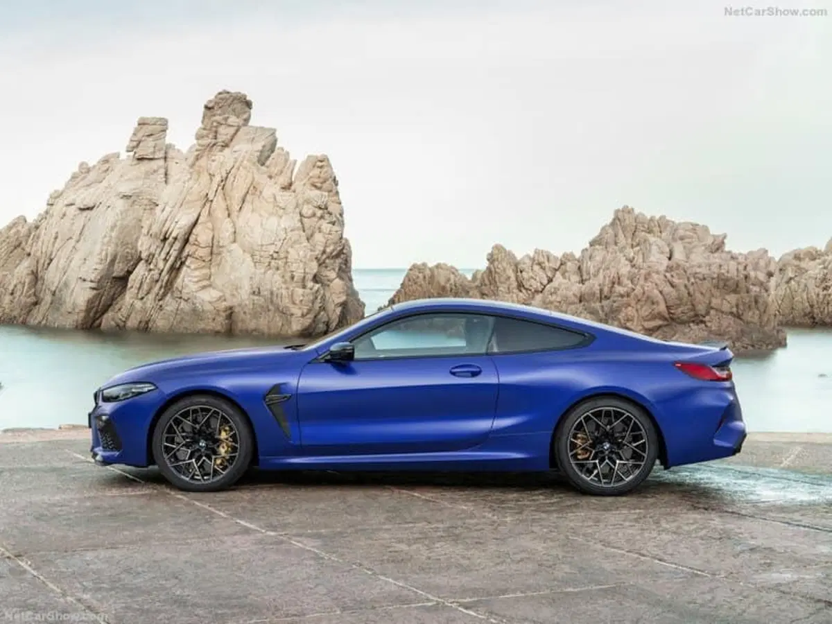 BMW M8 Competition, coupé e cabrio da 625 CV (3)