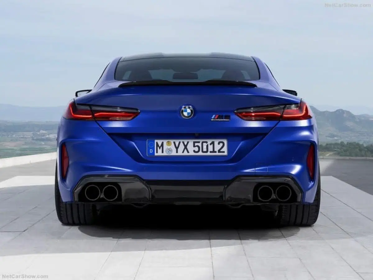 BMW M8 Competition, coupé e cabrio da 625 CV (4)