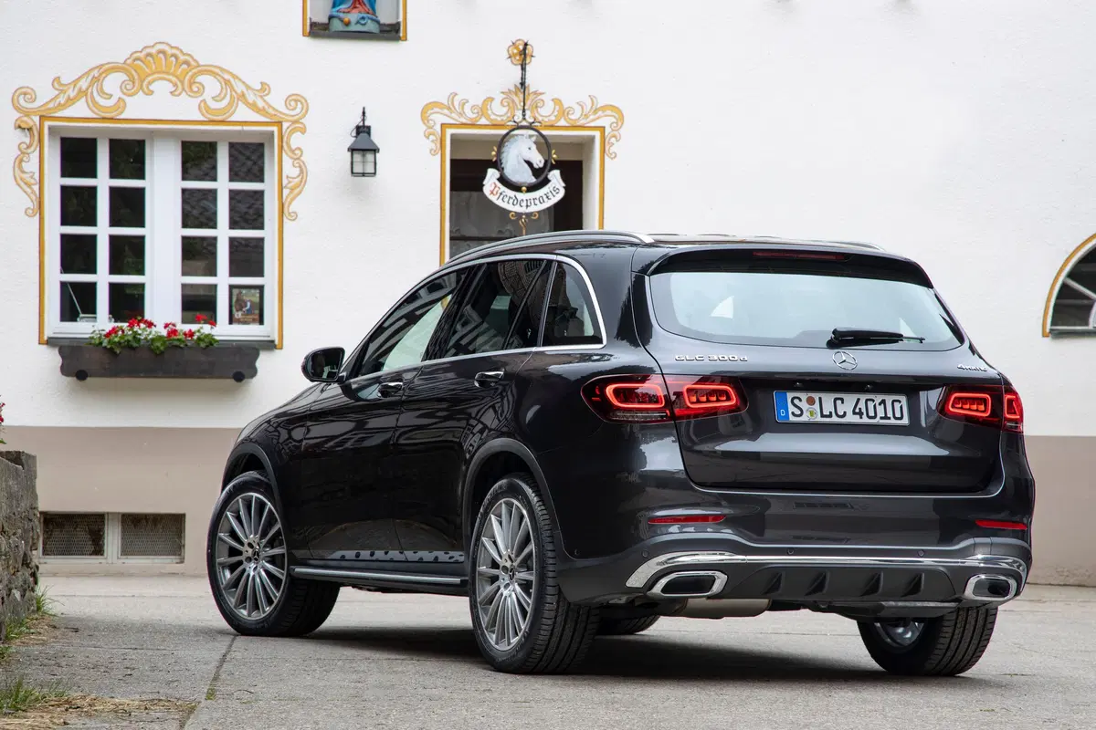 Mercedes GLC 2019, Suv e Coupé anche in off road