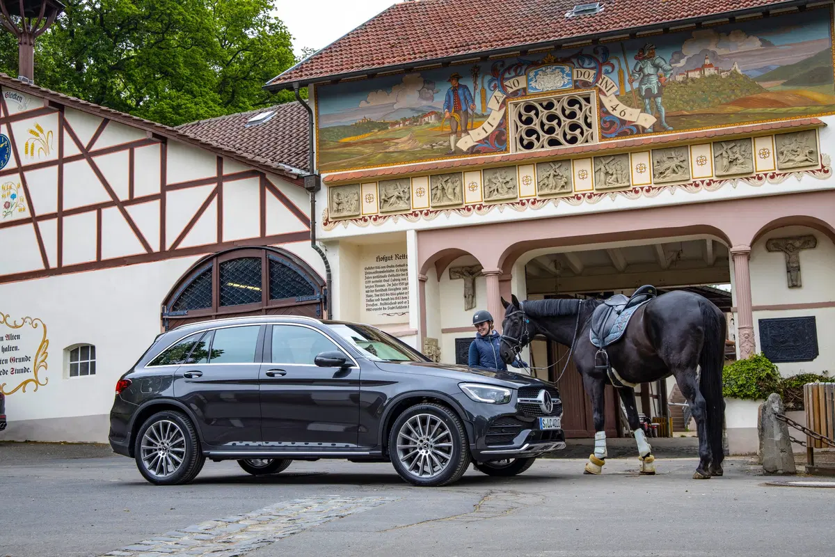 Mercedes GLC 2019, Suv e Coupé anche in off road (2)