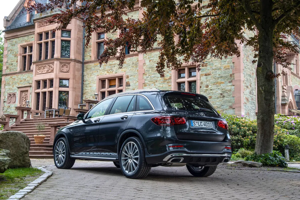 Mercedes GLC 2019, Suv e Coupé anche in off road (4)