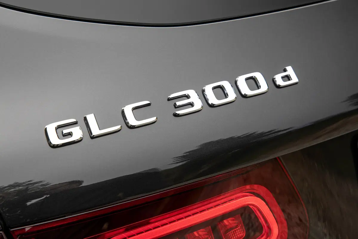 Mercedes GLC 2019, Suv e Coupé anche in off road (10)