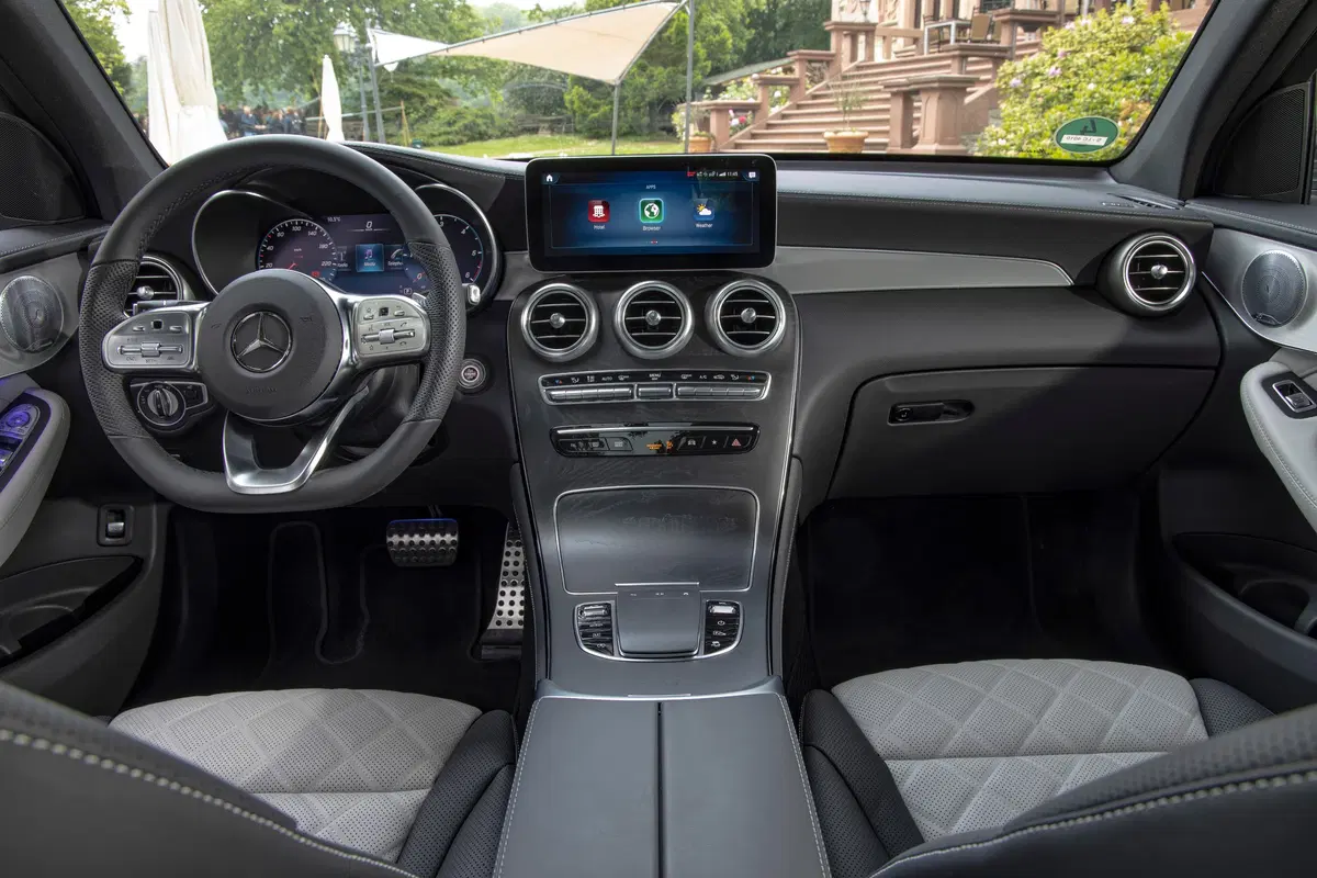 Mercedes GLC 2019, Suv e Coupé anche in off road (19)