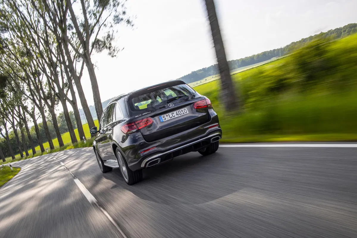 Mercedes GLC 2019, Suv e Coupé anche in off road (18)