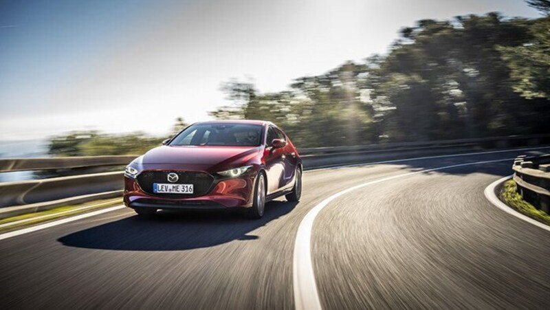 Mazda 3: il nuovo motore SkyActiv-X sar&agrave; disponibile da autunno