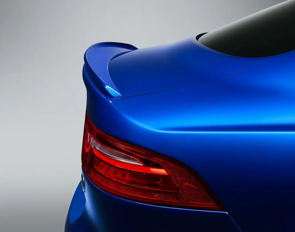 Jaguar XE SV Project 8 Touring: 15 esemplari per la strada (3)