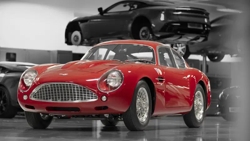 Aston Martin DB4 GT Zagato Continuation: debutto alla 24 ore di Le Mans