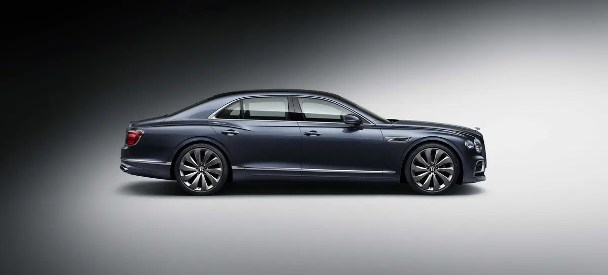 Bentley Flying Spur 2019: foto e dati della nuova limousine inglese (9)