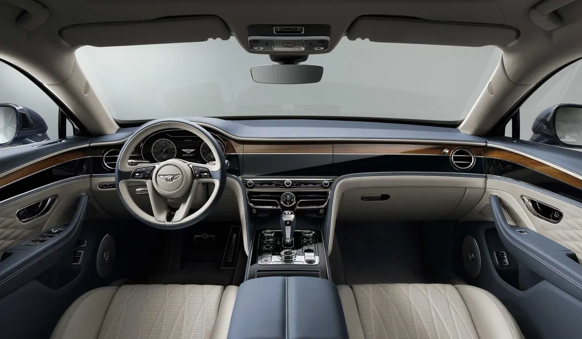 Bentley Flying Spur 2019: foto e dati della nuova limousine inglese (7)
