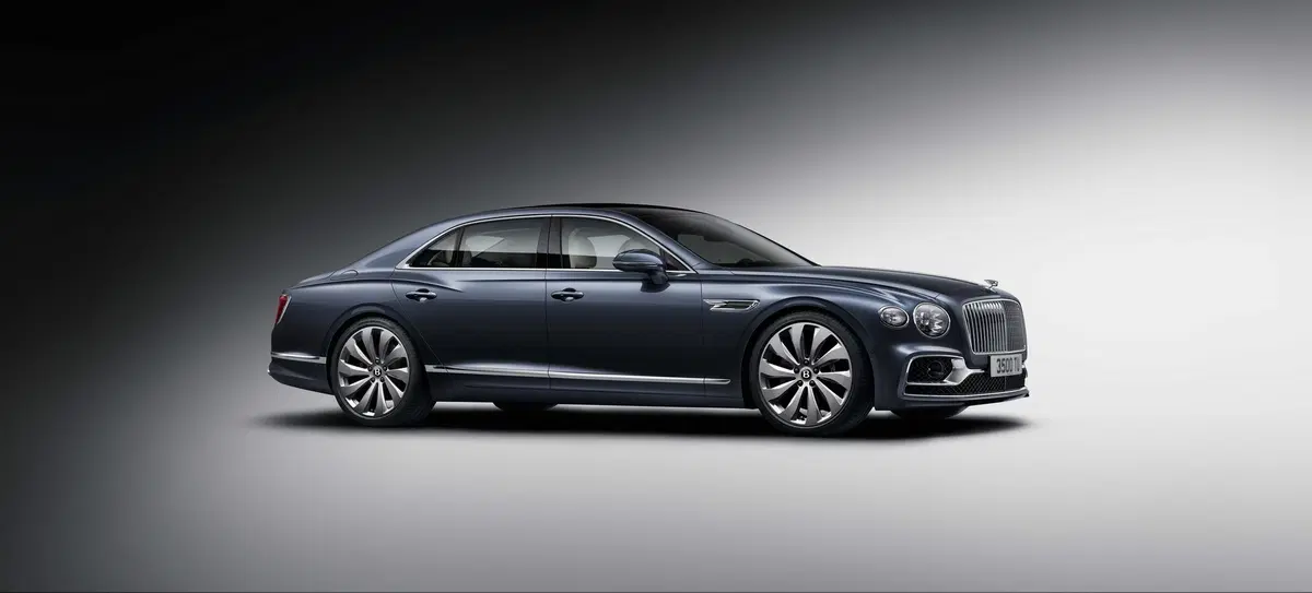 Bentley Flying Spur 2019: foto e dati della nuova limousine inglese (5)